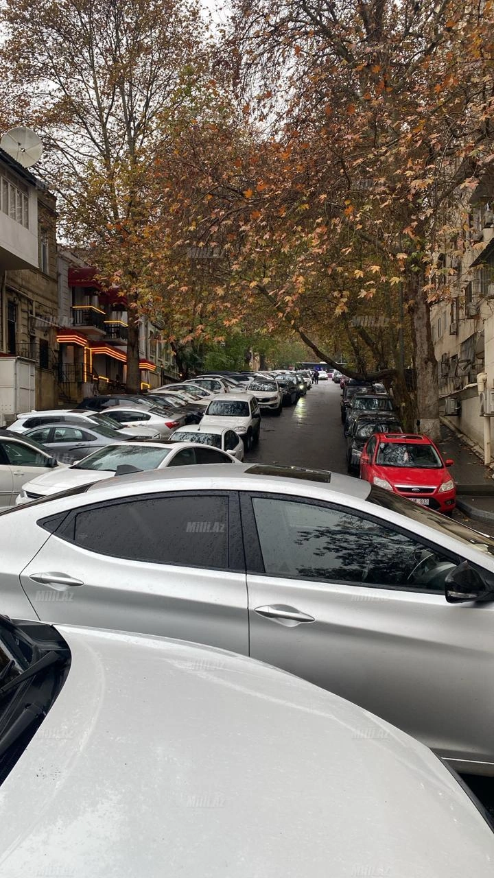 Bakının məşhur parkinqi bağlandı - FOTO