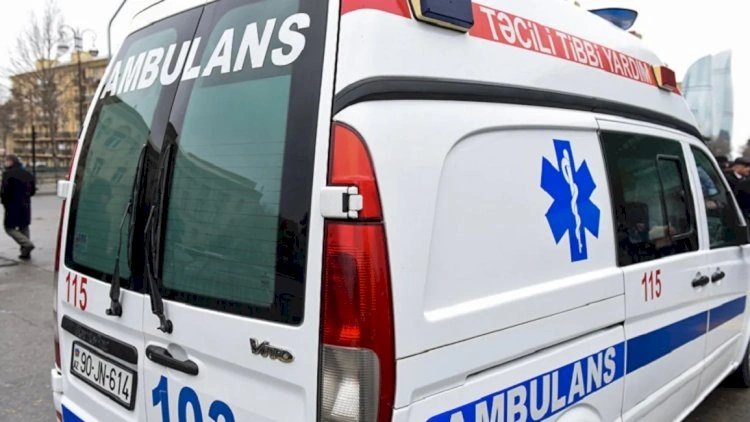 Qusarda təcili yardım avtomobili qəzaya uğradı
