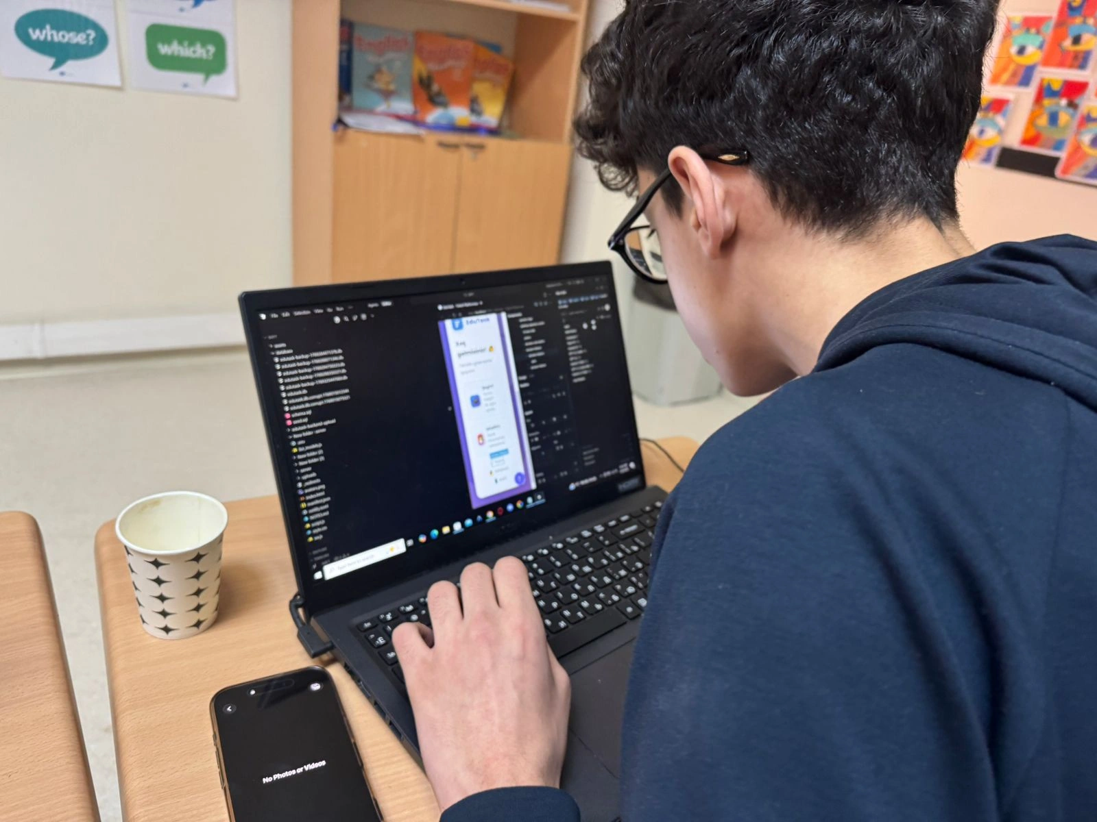 “Changemakers” AI Hackathon Oxbridge Akademiyasında uğurla keçirildi - FOTOLAR
