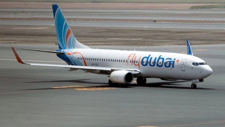 Dubaya uçan təyyarə Bakıya təcili eniş etdi