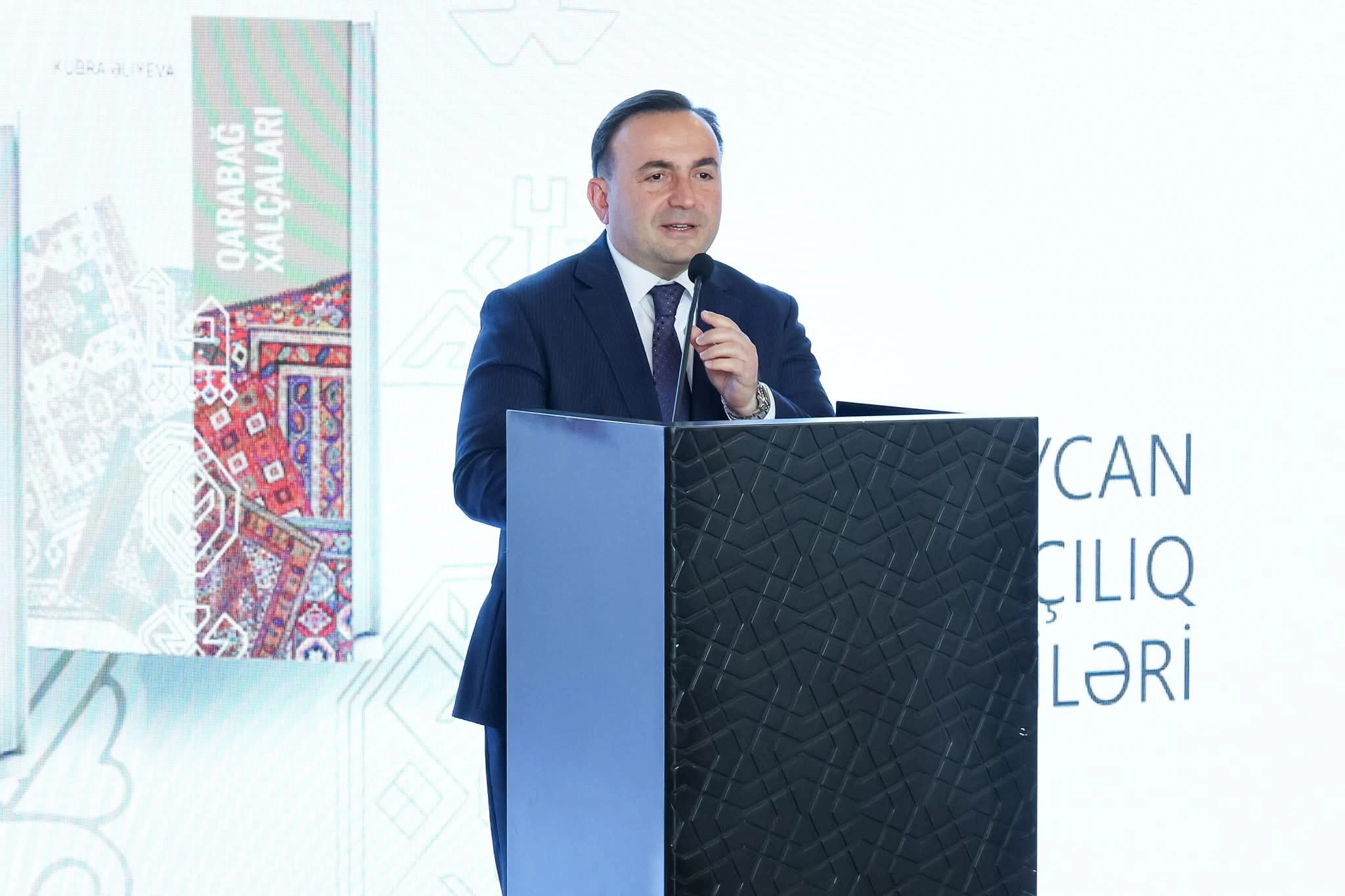 Azərbaycan xalçaçılıq sənətinə dair 3 cildlik nəşr toplusu təqdim olundu - FOTOLAR