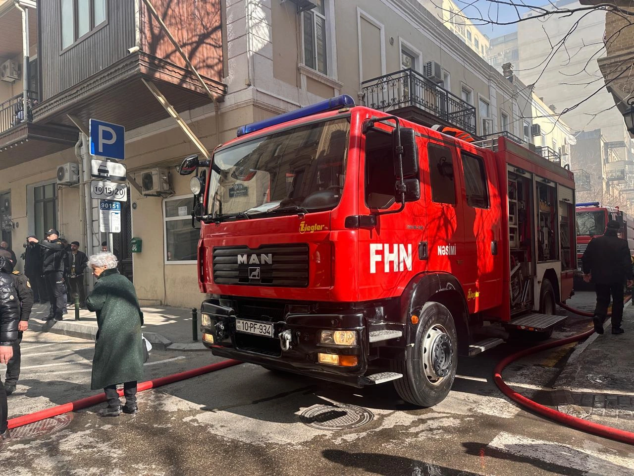 Tarqovıdakı binada yanğın hələ söndürülməyib