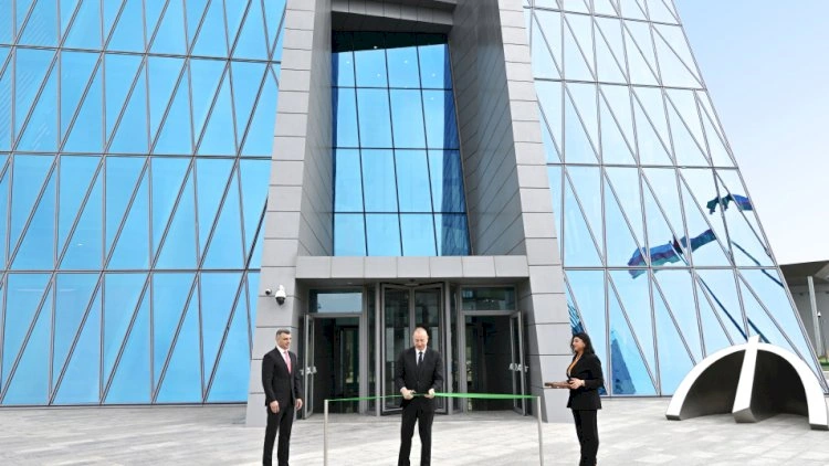 İlham Əliyev Mərkəzi Bankın yeni binasının açılışında -   FOTOLAR