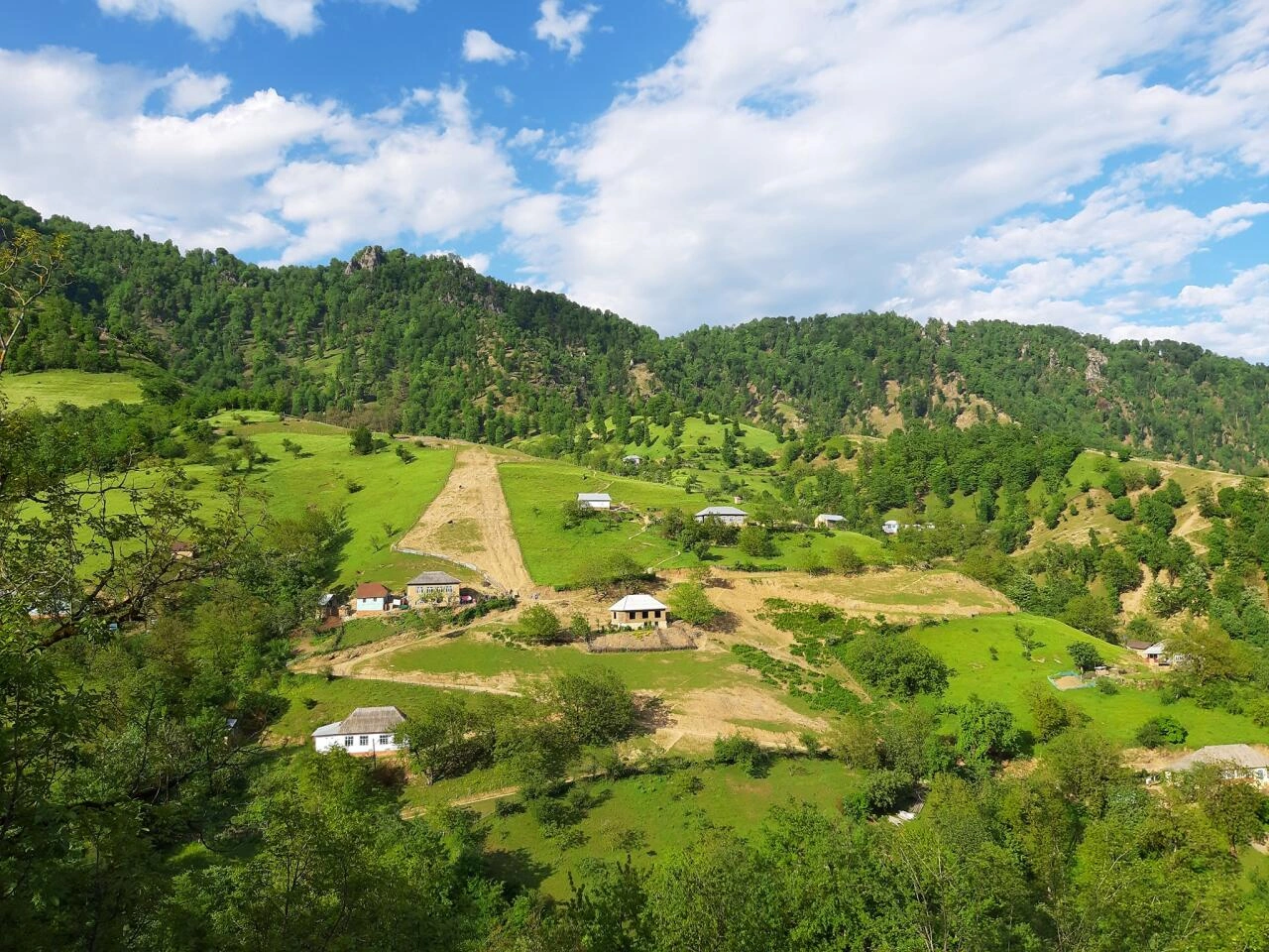 Bu kənddə qazı olmayana qız vermirlər
