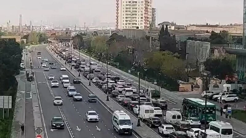 Bakının bir sıra yollarında tıxac var - SİYAHI