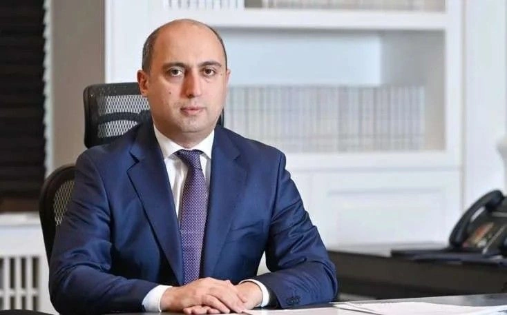 6-7 yaşlı uşağın üzərinə dil ilə bağlı ağır öhdəliklər qoyulur- Emin Əmrullayev