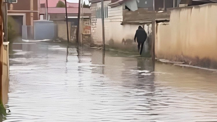 Bakıda leysan: Qəsəbələri su basdı, azyaşlı yaralandı - Video