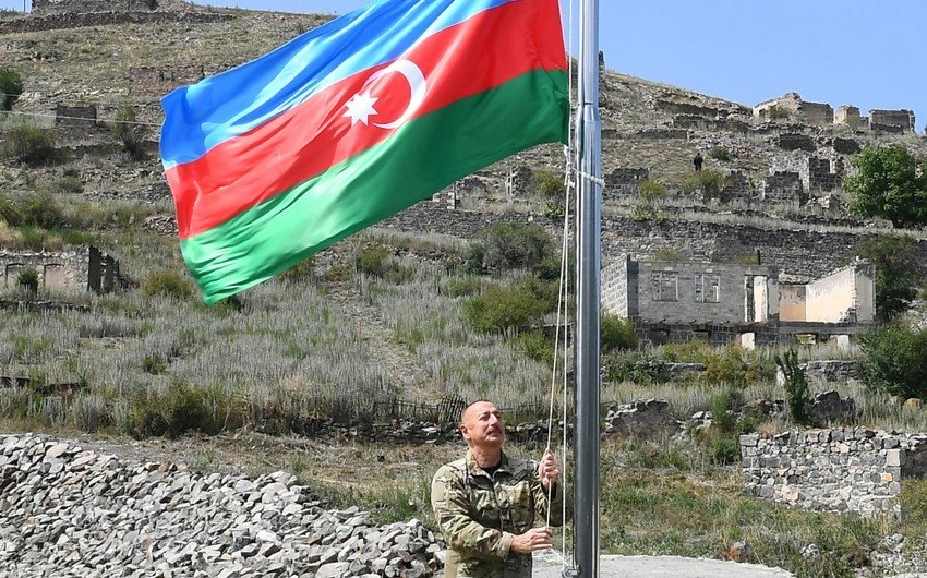 Murovun qarlı aşırımlarından Zəfər zirvəsinə: Kəlbəcərin şərəfli yolçuluğu