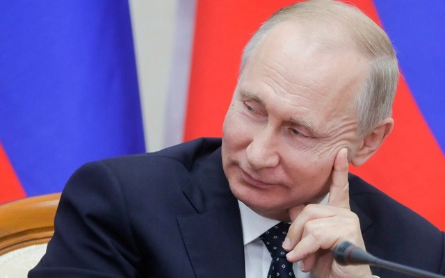Putin yalnız bir adamdan qorxur - Zelenski