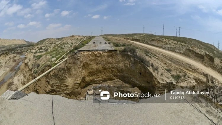 Bakıda bir qəsəbəyə çəkilən alternativ yolu da sel apardı - FOTO - VİDEO