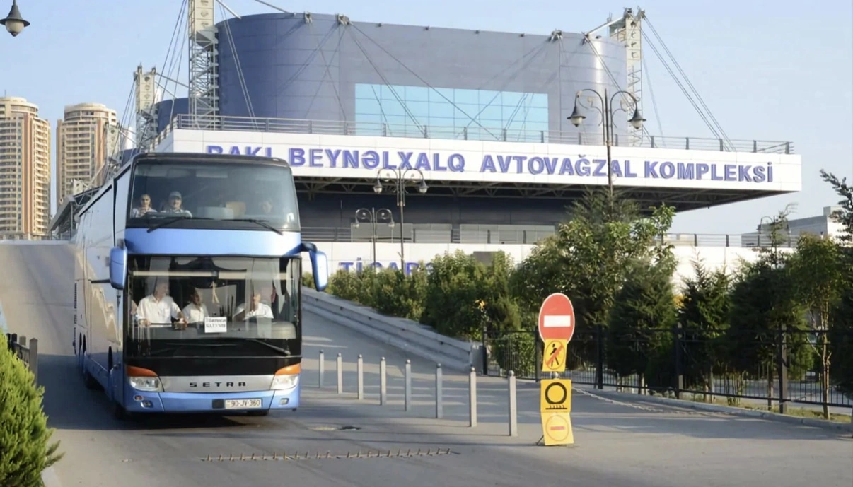 Bakıdan bölgələrə 25 mindən çox sərnişin daşınıb -RƏSMİ