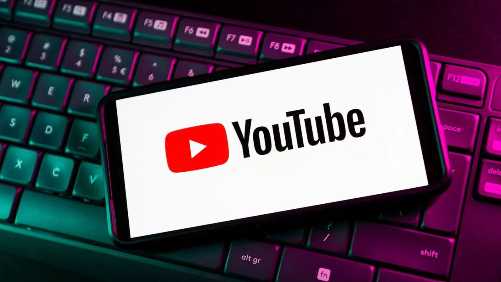“YouTube” birbaşa mesajlaşma xüsusiyyətini Avropada daha geniş tətbiq edir
