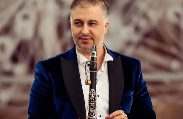 “Özün bədən əməliyyatlarından danışırsan, sonra efirləri tənqid edirsən”