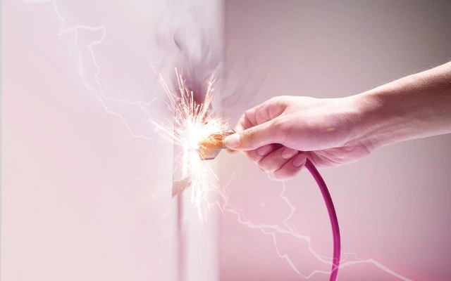 Mingəçevirdə işçini elektrik cərəyanı vuraraq öldürdü