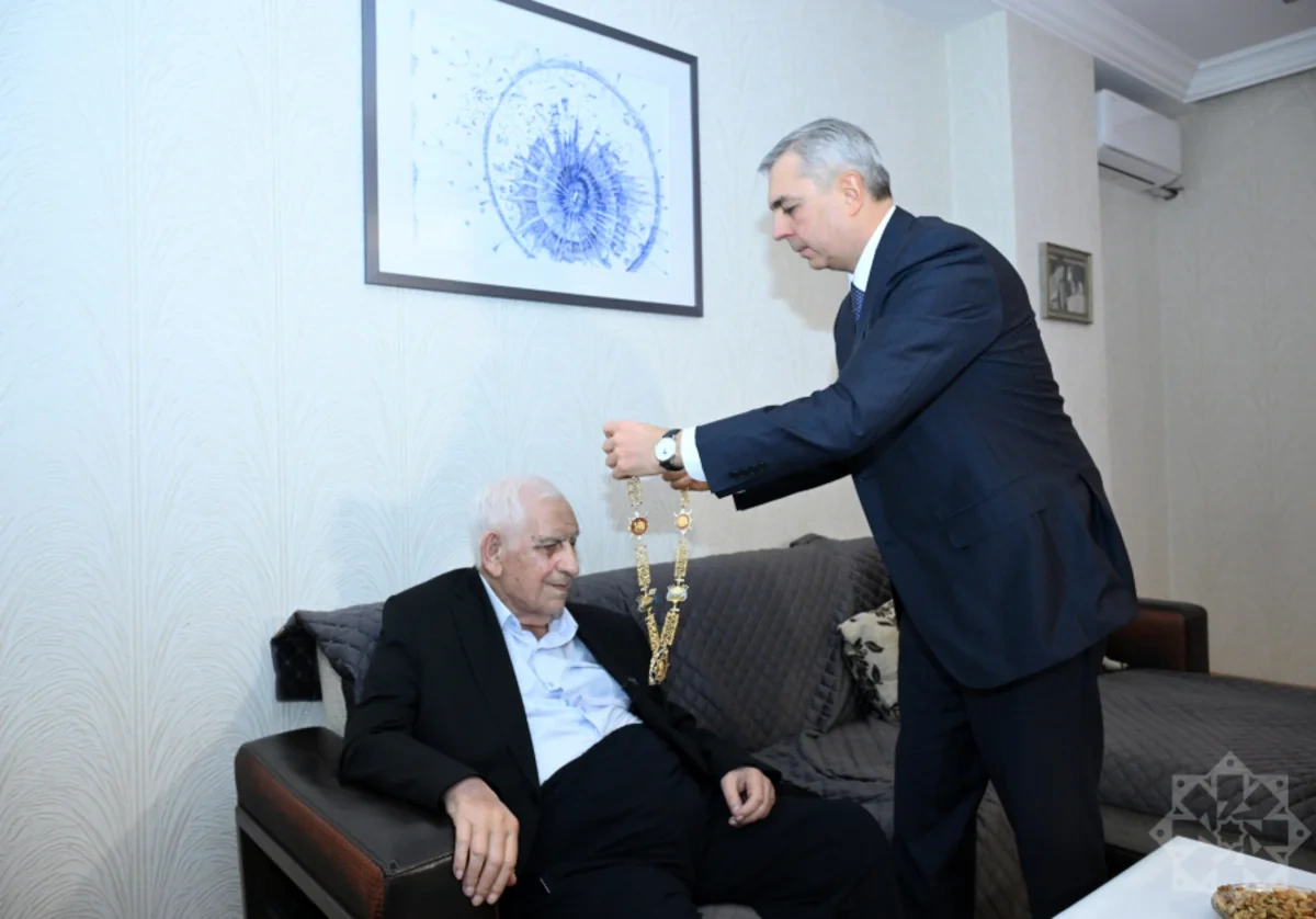 Xalq şairi Nəriman Həsənzadəyə Heydər Əliyev ordeni təqdim edilib
