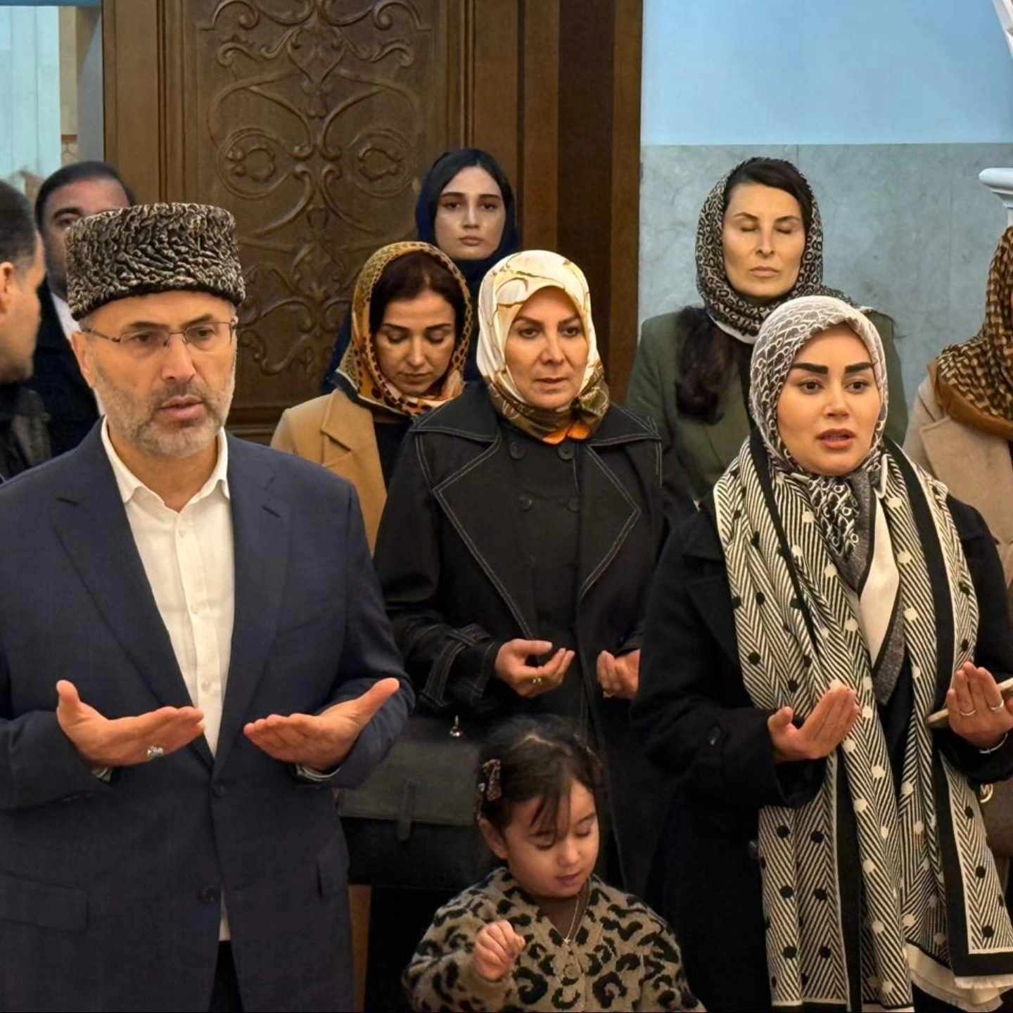 Nazirin xanımı Bibiheybət məscidini ziyarət etdi - Fotolar