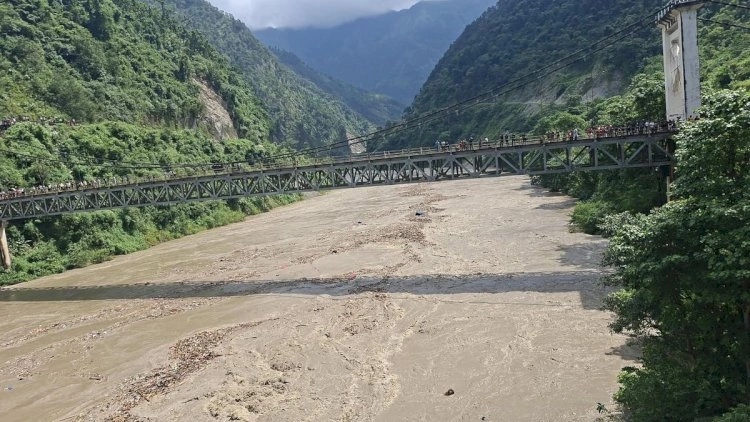 Nepalda fəlakət: 165 nəfər ölüb, 823 nəfər itkin düşüb