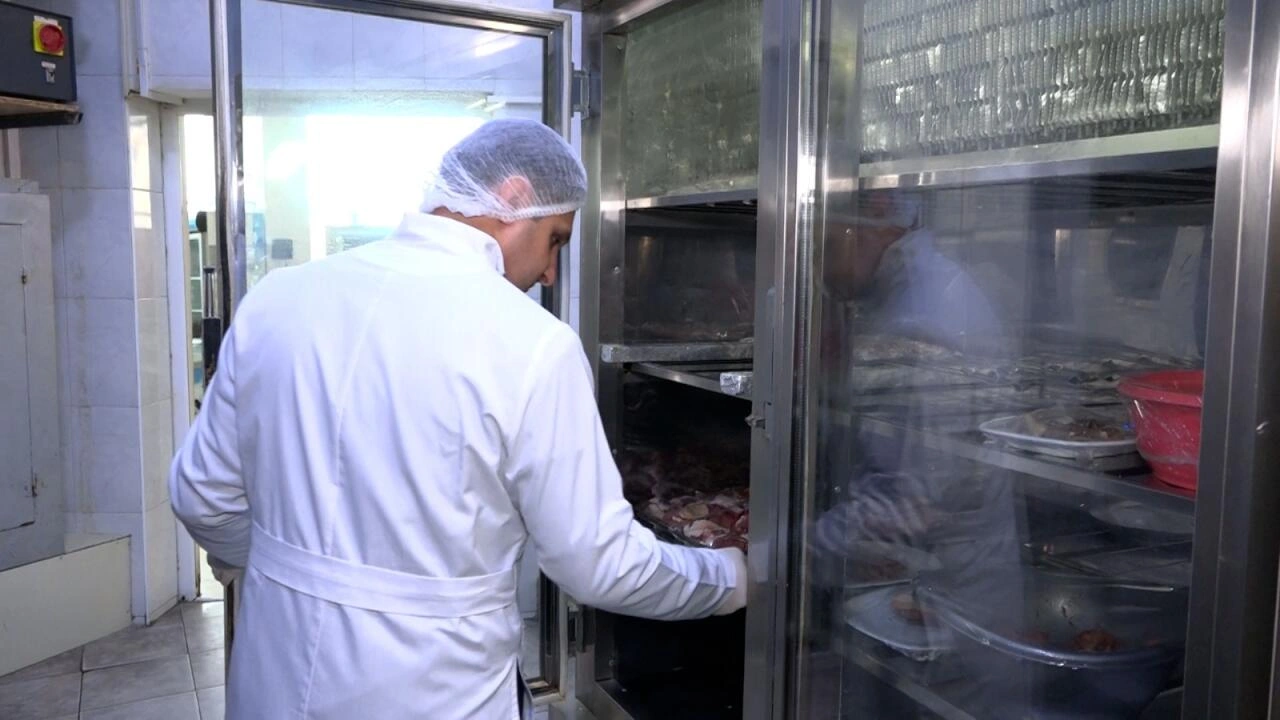 Bakıda bu restoranlarda “dəvə qutabı” menyudan ÇIXARILDI - FOTO