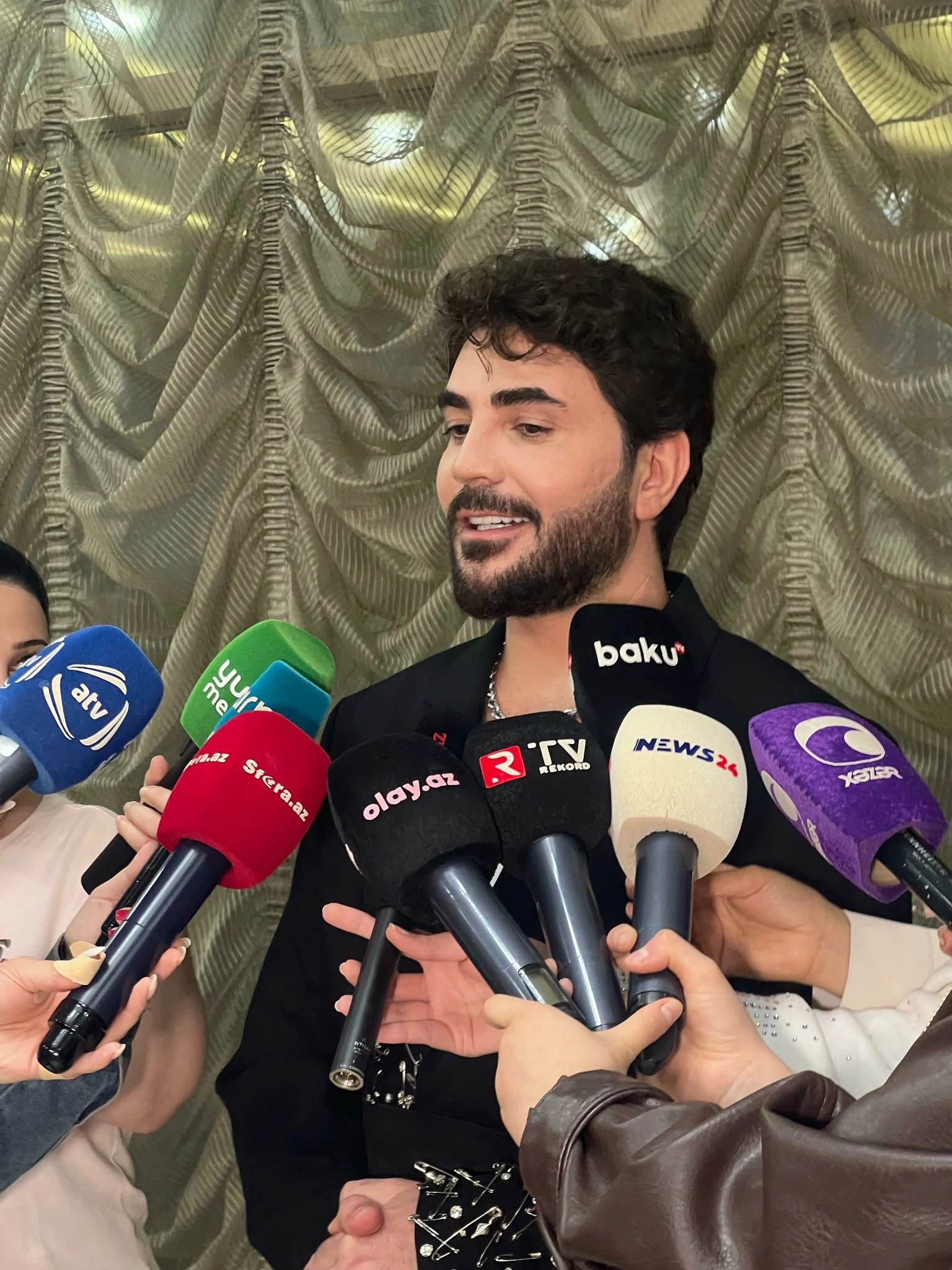 Ev, bağ, maşın... - Elçin Cəfərovdan ilk solo konsertin xərcləri ilə bağlı açıqlama