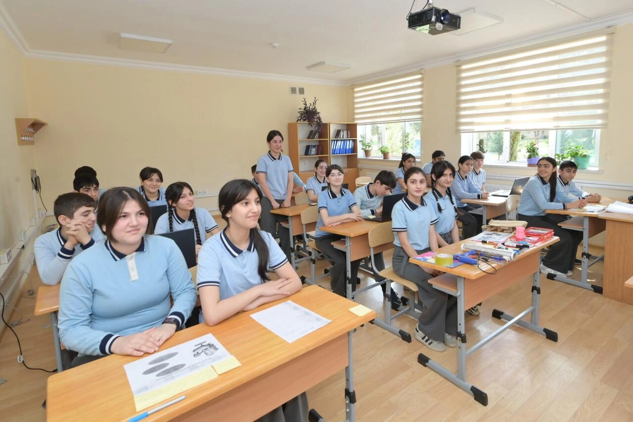 Emin Əmrullayev Xaçmazda tədris prosesi ilə tanış olub - FOTO