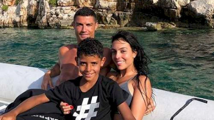Ronaldo Corcinadan boşansa, hər ay 100 min ödəyəcək
