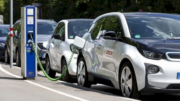 Elektromobillərin ƏDV-yə cəlb olunması: Hüquqşünas  etiraz edir