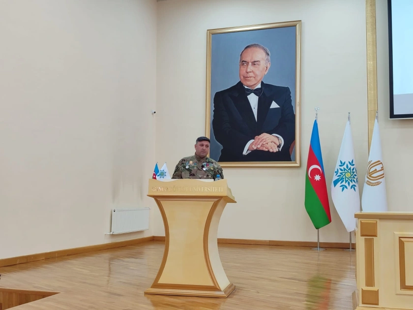 “Aprel döyüşləri - Zəfər yolu” adlı elmi konfrans keçirildi - FOTOLAR