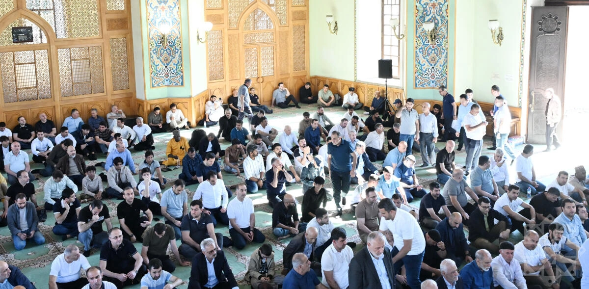 Məscidlərdə bayram namazı qılındı - FOTO