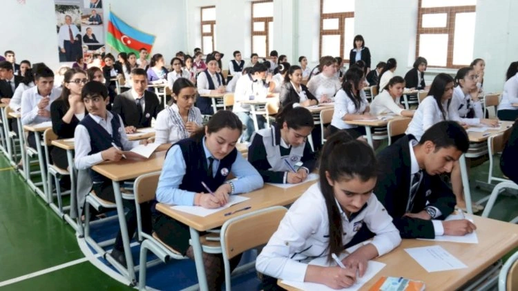Bakıda məktəblərdə böhran: Siniflərdə şagird sayı 45-ə çatdı