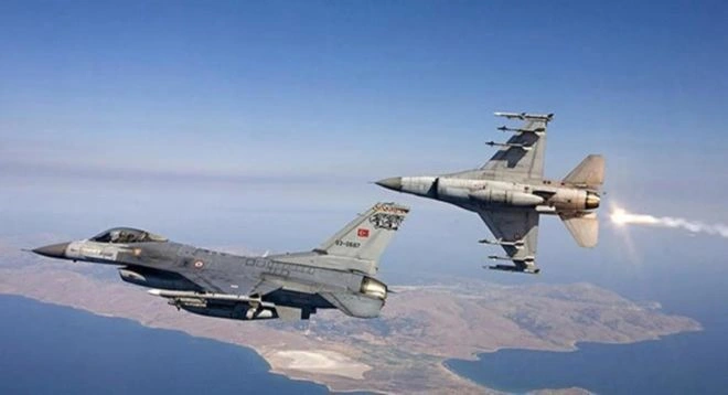 Türkiyədə F-16 qəzaya uğradı, ölən var