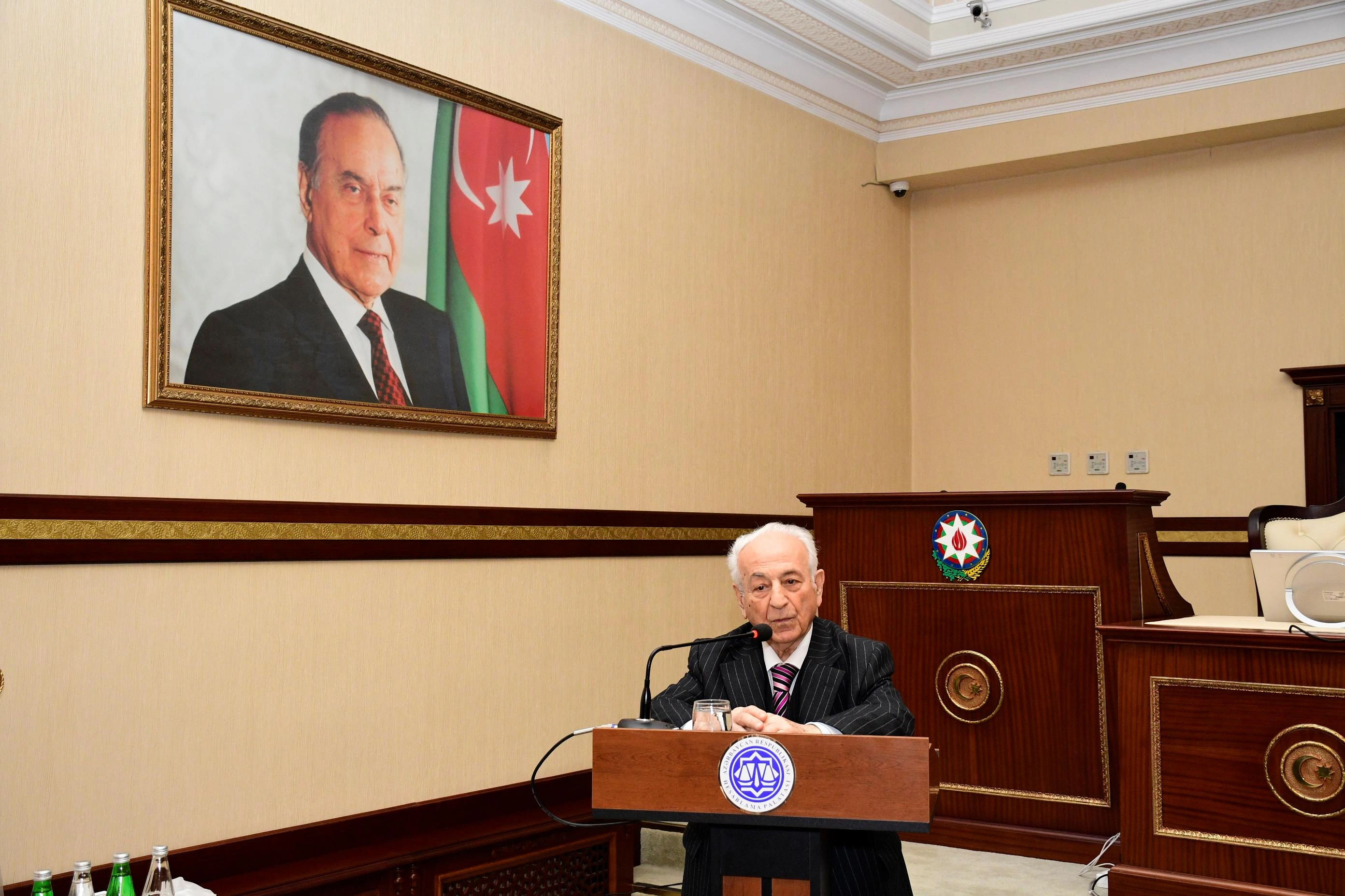 Hesablama Palatasında “Heydər Əliyev və Azərbaycan Konstitusiyası: Suverenliyin təməli” mövzusunda tədbir keçirilib