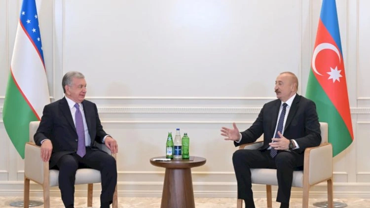 İlham Əliyev Şavkat Mirziyoyev ilə görüşdü