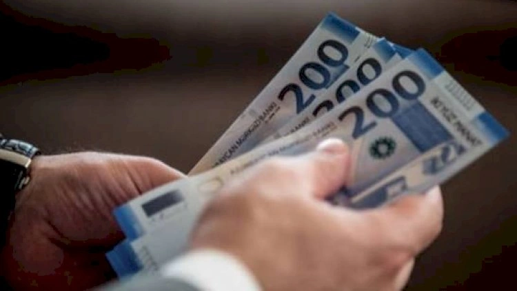 Bu həkimlərin maaşı 74 faiz artdı