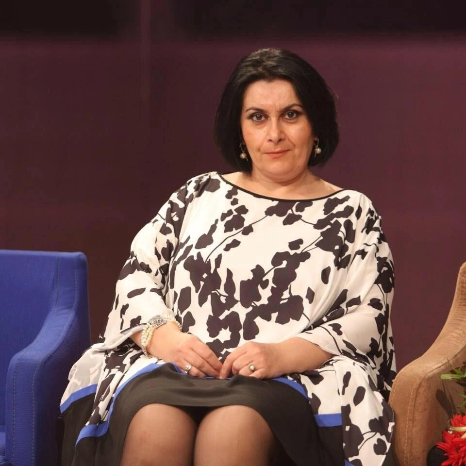 Müğənni olduğum üçün UTANIRAM