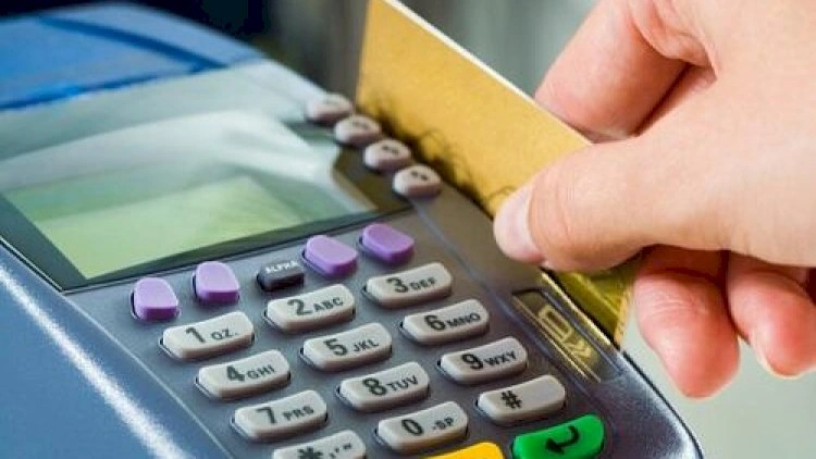 Azərbaycanda nağdsız ödənişlərin həcmi 10 milyarda çatdı