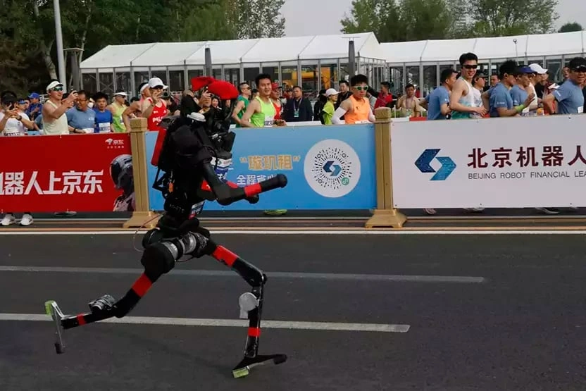 Yarımmarofonda rekord: Robotlar insanları geridə qoydu - FOTO
