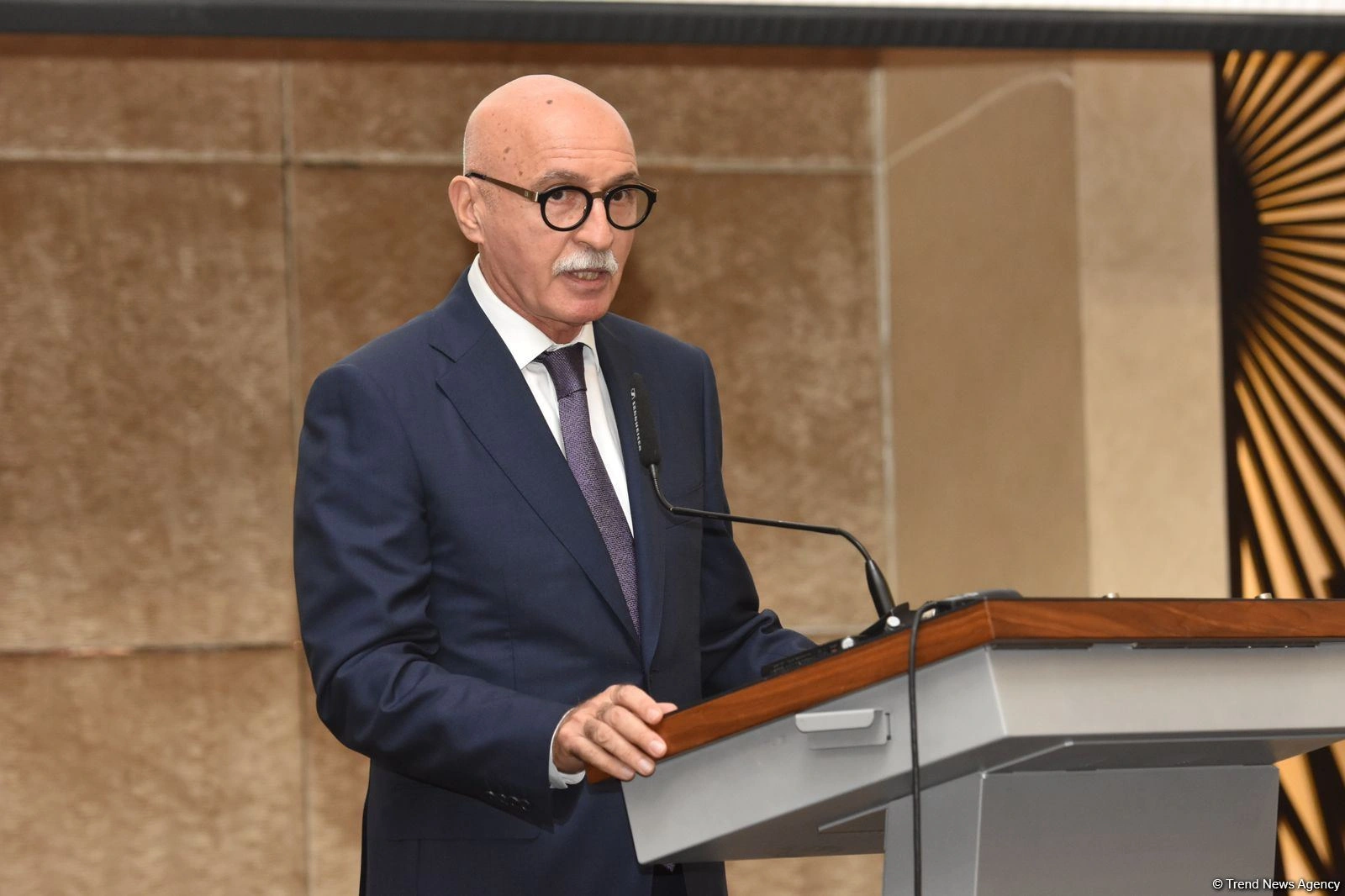 Sosial şəbəkələr uşaqlarda depressiya riskini artırır - Nazir müavini
