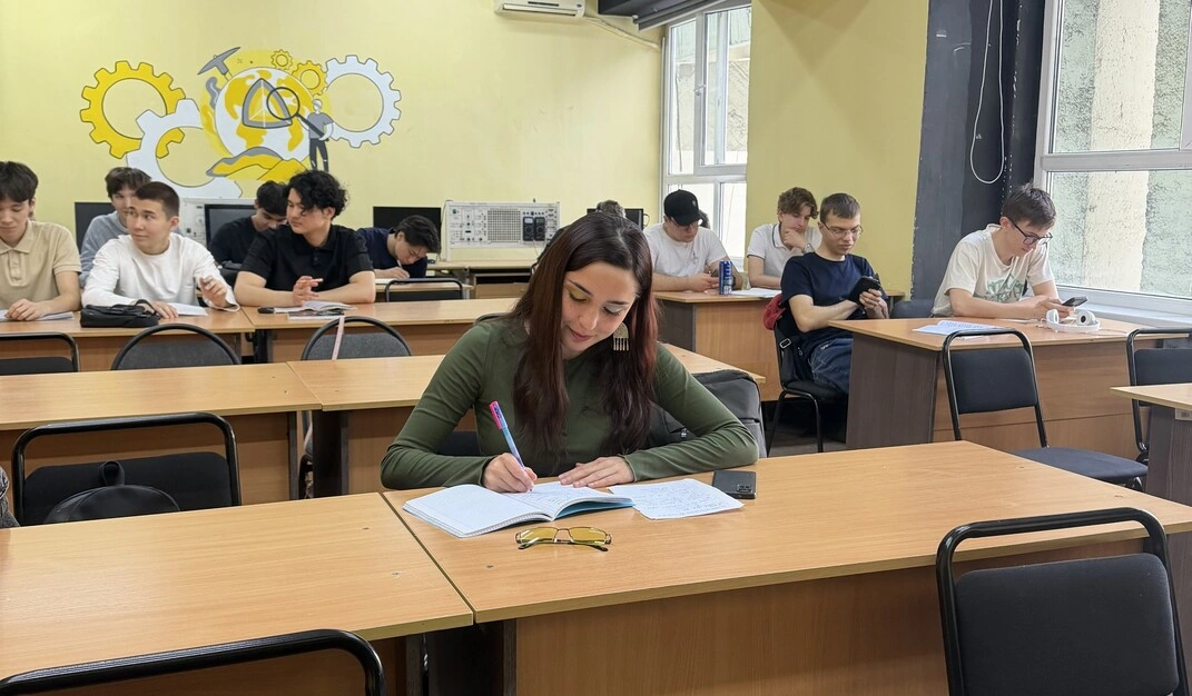 Satbayev Universitetində təhsil alan 29 ADNSU tələbəsi ilə görüş keçirilib