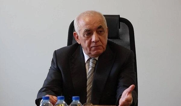 Baş nazir bu qərarlara dəyişiklik etdi