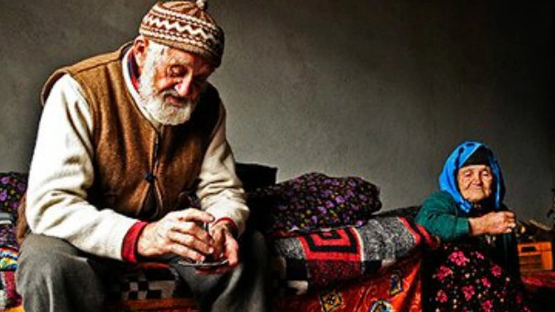 Azərbaycan qocalır: Uşaq sayı azalır, yaşlılar artır