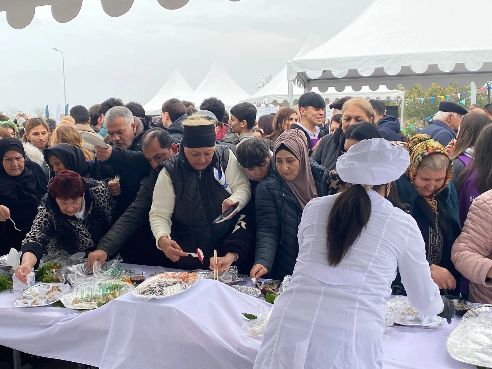“AzProduct” MMC-nin “Dalğa” brendi Neftçalada ilk Balıq Festivalında iştirak edib -  FOTO