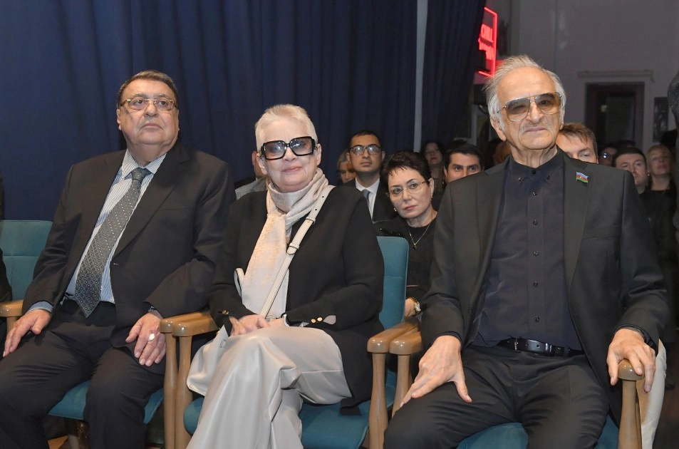 Leyla Əliyeva Heydər Əliyevin xatirə gecəsində - FOTOLAR