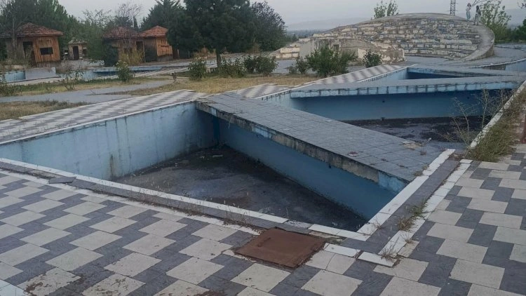 Prezidentin açılış etdiyi park niyə bu vəziyyətə düşüb? - FOTOLAR