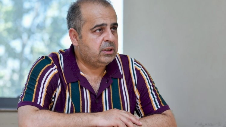 Əməkdar artist oğlunu əsgər yola saldı –   FOTO