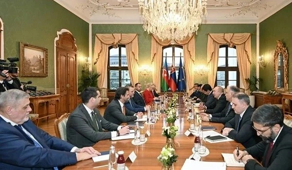 İlham Əliyev və Pelleqrininin geniş tərkibdə görüşü oldu