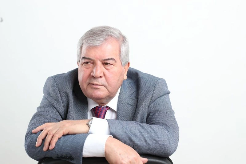 O söz süni intellekt deyil, süni zəkadır - Eks deputat