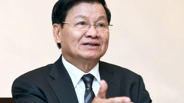 Laos Prezidenti Azərbaycana gəldi