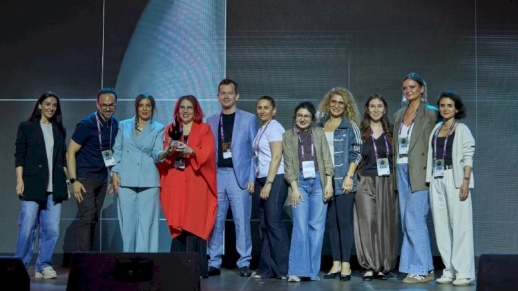 “Azercell” “Baku Flames” festivalında ilin “Ən Yaxşı Yerli Brend”i seçildi   - FOTOLAR