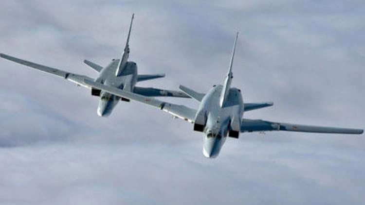 Rusiyanın bombardmançı təyyarələri Qara dənizin üzərində