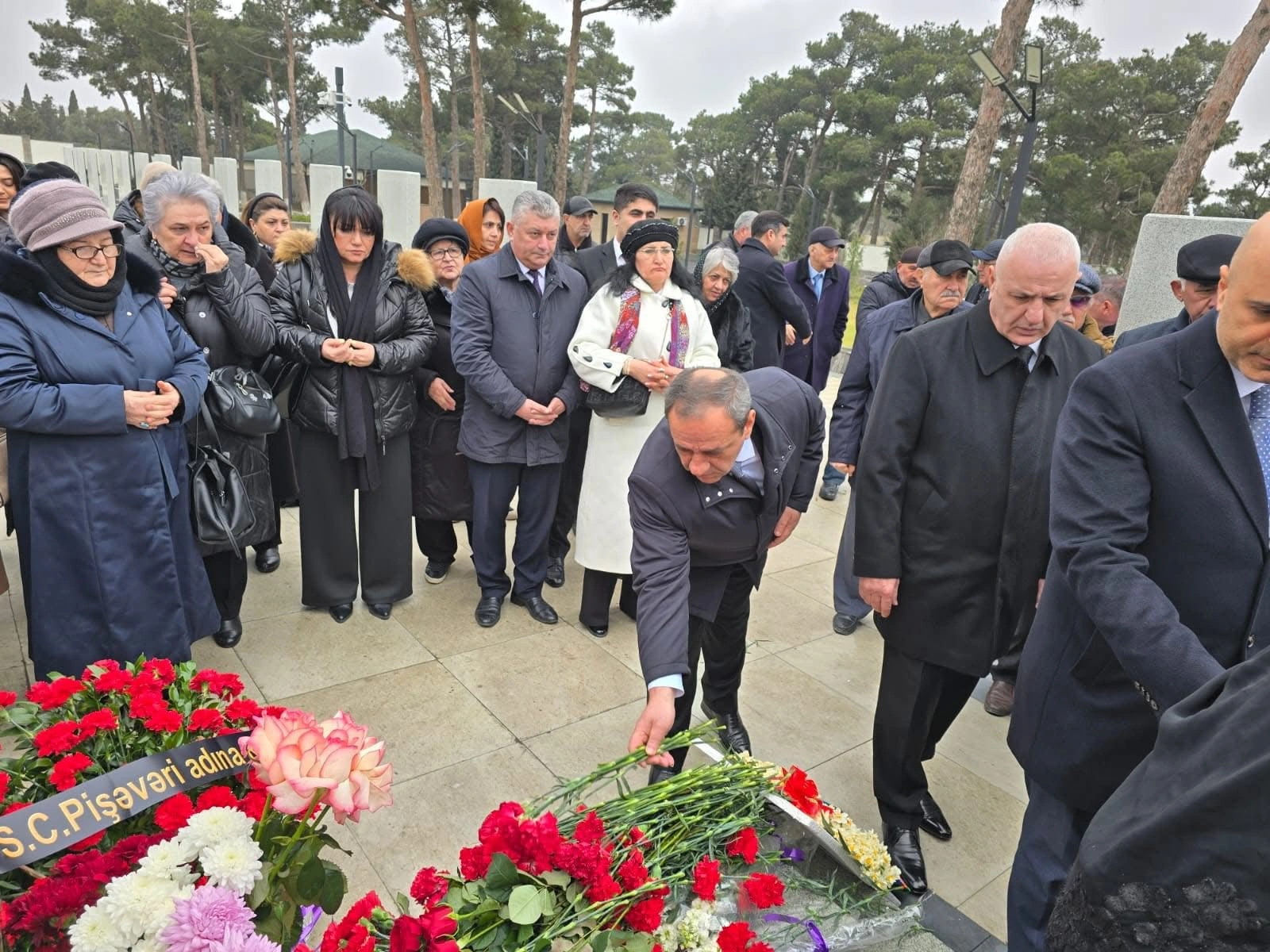 Ülvi Quliyev şəhid leytenantın məzarını ziyarət etdi - FOTOLAR